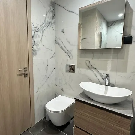 The Lux Den Of Apartment