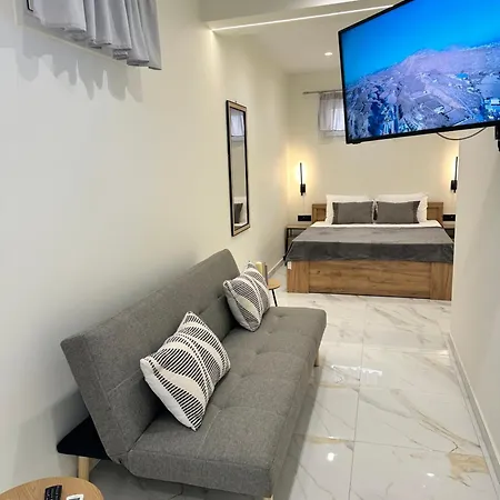 The Lux Den Of * Città di Zante